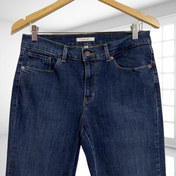 Levi's Classic Bootcut Jeans Size 10 Stretch, Comfy and Timeless Style - Picture 4 of 13